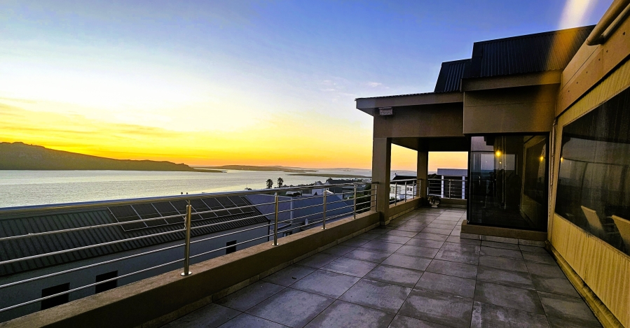 8 Bedroom Property for Sale in Myburgh Park Western Cape